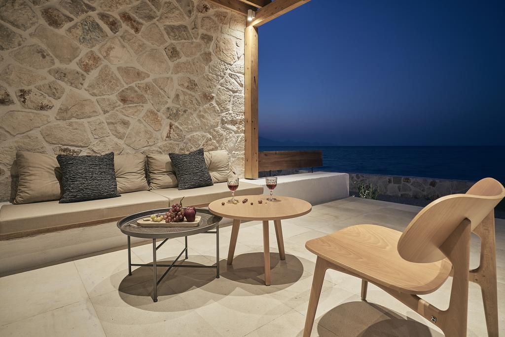 Niova Villa - Seafront, Private Pool And Ionian Sea Views, By Zantewize アリケス エクステリア 写真