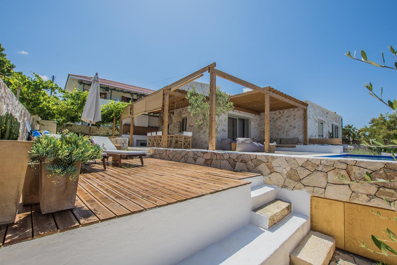 Niova Villa - Seafront, Private Pool And Ionian Sea Views, By Zantewize アリケス エクステリア 写真